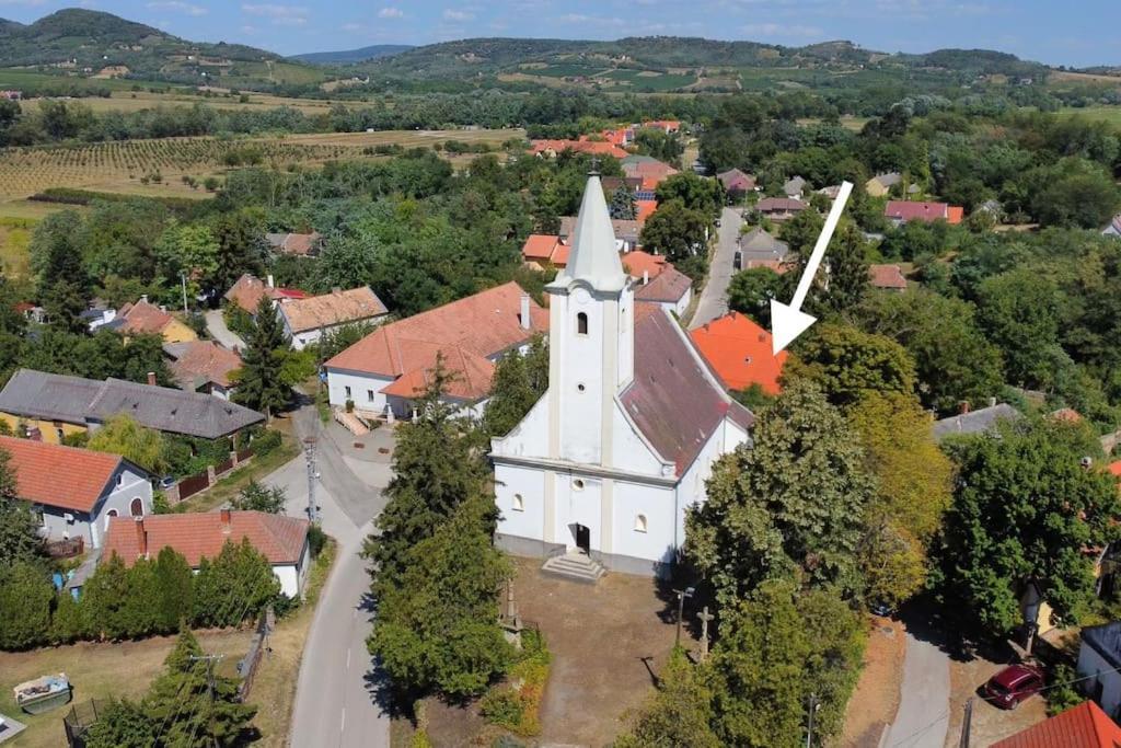 Апартаменты Parokia Es Coworking A Balaton Mellett Kaptalantoti
