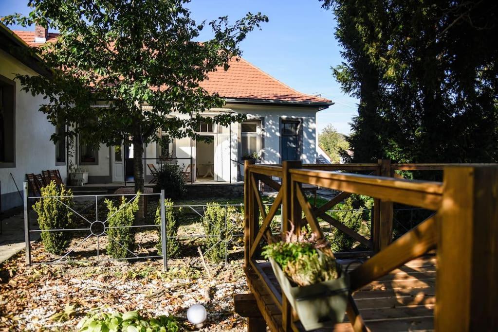 Апартаменты Parokia Es Coworking A Balaton Mellett Kaptalantoti
